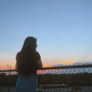 Meet your Posher, Gloria